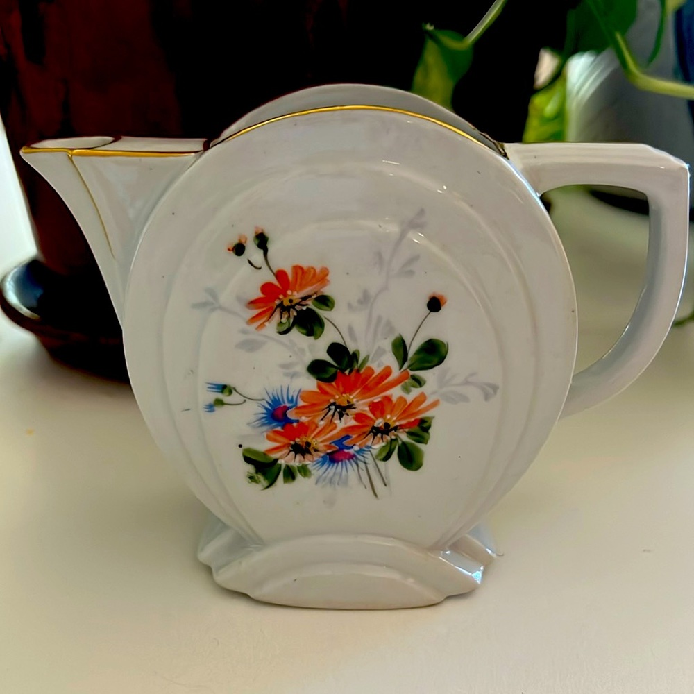 1930s Art Deco French creamer
